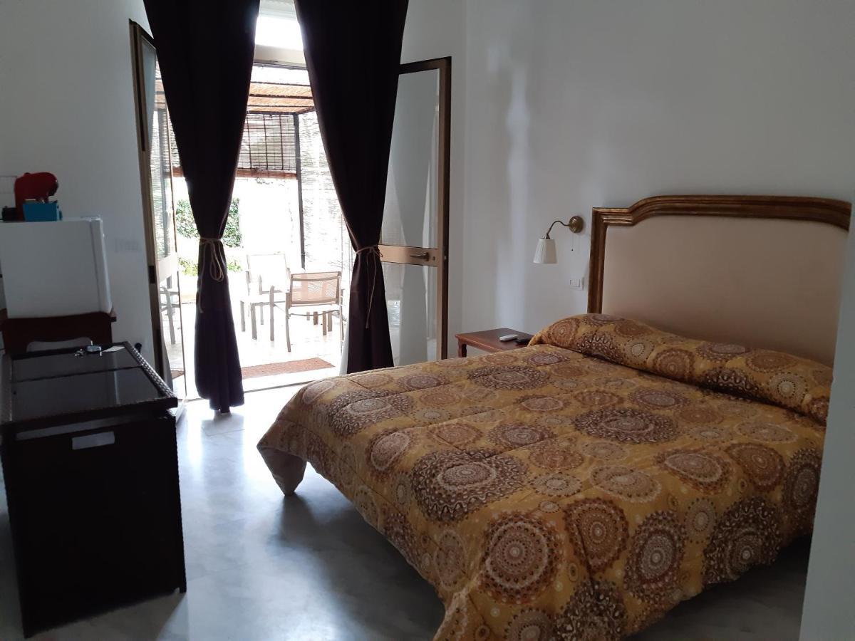 La Gran Dama Bed and Breakfast Roseto Degli Abruzzi Buitenkant foto