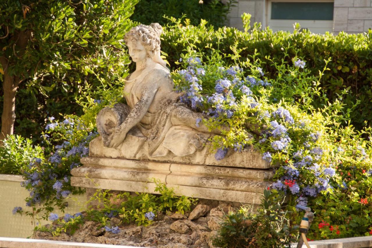 La Gran Dama Bed and Breakfast Roseto Degli Abruzzi Buitenkant foto